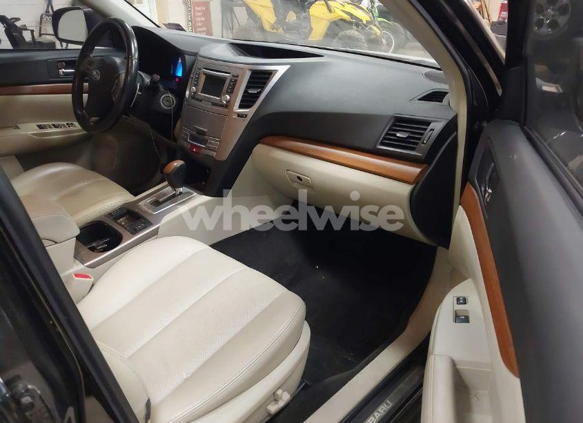 Photo 5 of 2013 Subaru Outback 2.5I LIMITED (VIN 4S4BRBKC5D3216637)