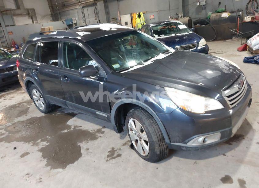 2011 Subaru Outback 2.5I LIMITED (VIN 4S4BRBKC6B3426421) main photo