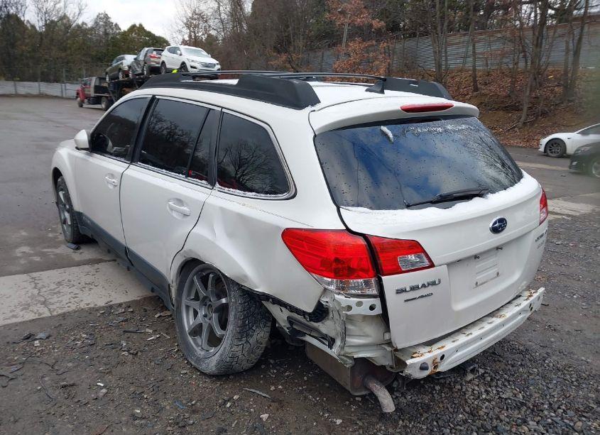 Photo 6 of 2013 Subaru Outback 2.5I LIMITED (VIN 4S4BRBKC6D3278984)