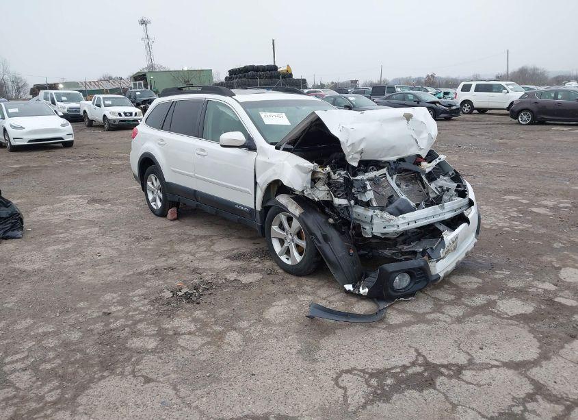 2013 Subaru Outback 2.5I LIMITED (VIN 4S4BRBKC6D3281271) main photo