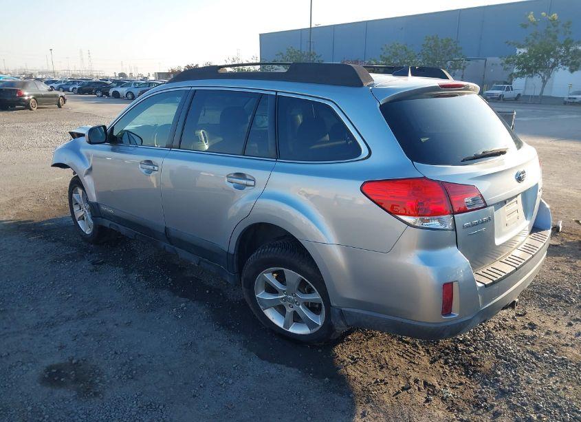Photo 3 of 2013 Subaru Outback 2.5I LIMITED (VIN 4S4BRBKC7D3234945)