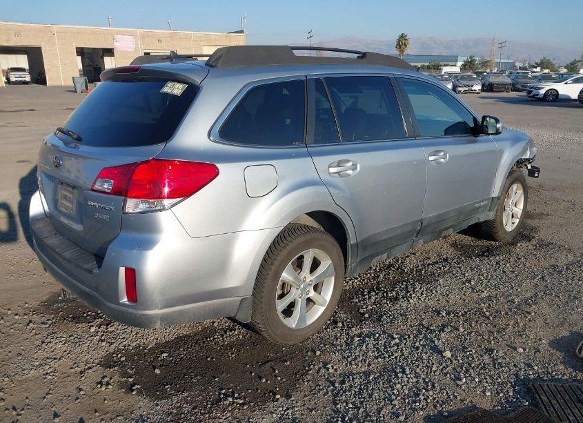 Photo 4 of 2013 Subaru Outback 2.5I LIMITED (VIN 4S4BRBKC7D3234945)