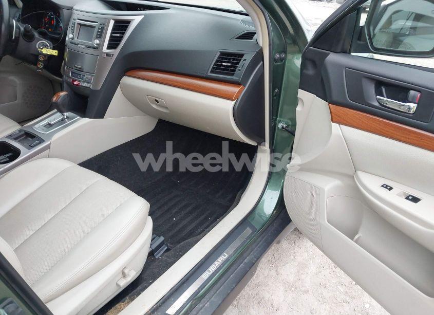 Photo 5 of 2013 Subaru Outback 2.5I LIMITED (VIN 4S4BRBKC7D3246691)