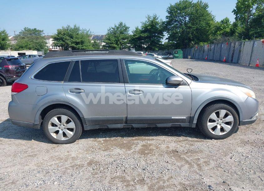 Photo 5 of 2010 Subaru Outback 2.5I LIMITED (VIN 4S4BRBKC8A3376829)