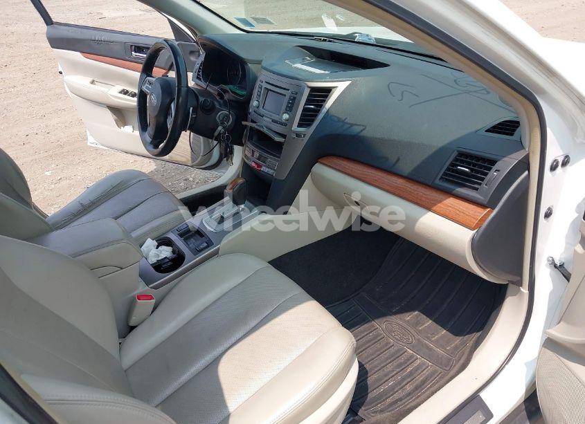 Photo 5 of 2013 Subaru Outback 2.5I LIMITED (VIN 4S4BRBKC8D3255643)