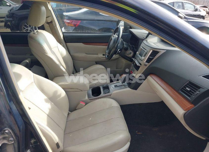 Photo 5 of 2013 Subaru Outback 2.5I LIMITED (VIN 4S4BRBKC9D3287419)