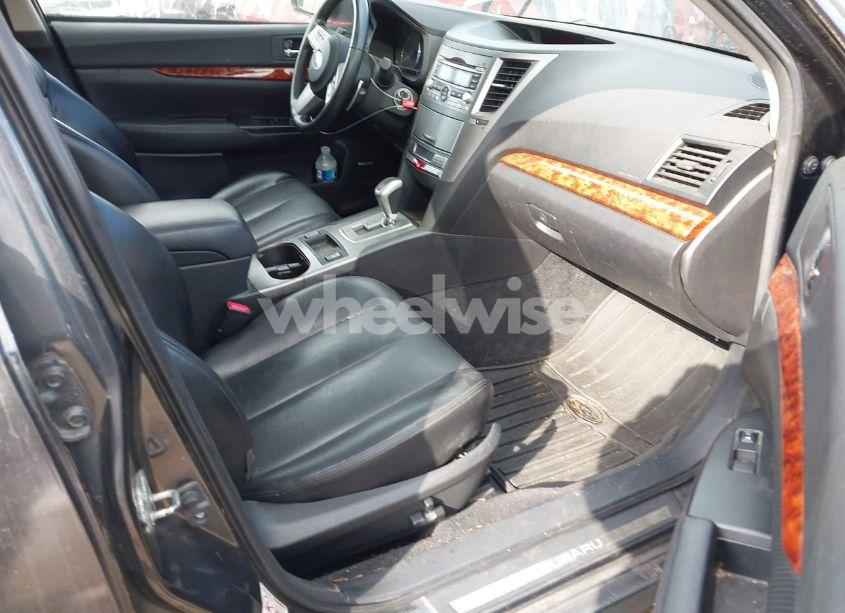 Photo 5 of 2010 Subaru Outback 2.5I LIMITED (VIN 4S4BRBKCXA3319306)