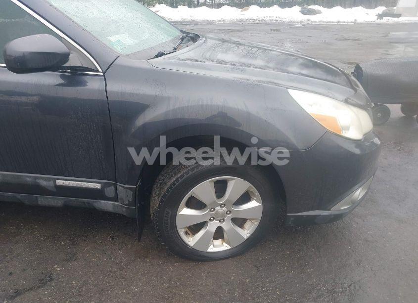 Photo 6 of 2010 Subaru Outback 2.5I LIMITED (VIN 4S4BRBKCXA3345386)