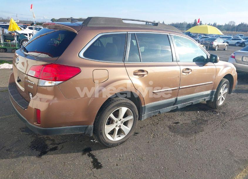Photo 4 of 2013 Subaru Outback 2.5I LIMITED (VIN 4S4BRBKCXD3234356)