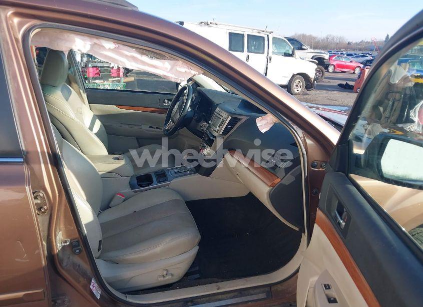 Photo 5 of 2013 Subaru Outback 2.5I LIMITED (VIN 4S4BRBKCXD3234356)