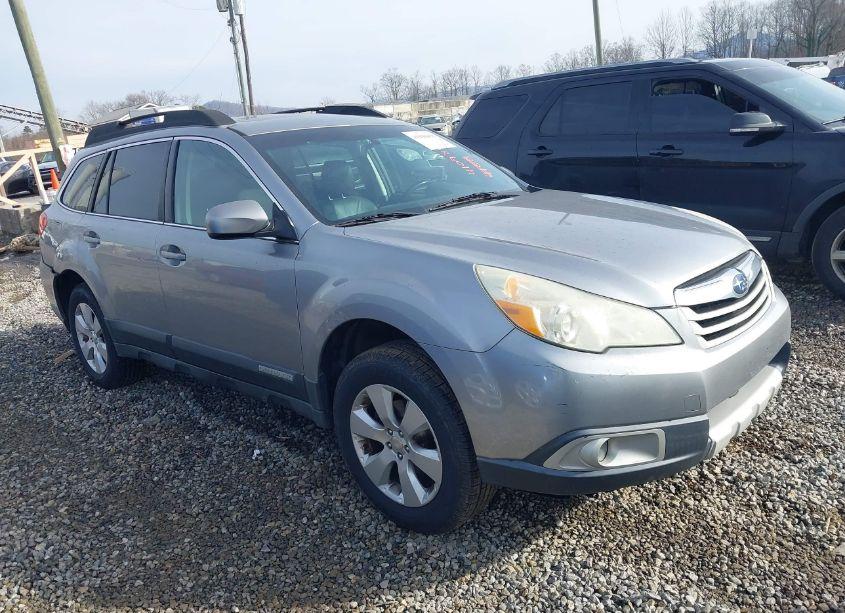 2011 Subaru Outback 2.5I LIMITED (VIN 4S4BRBLC0B3380826) main photo