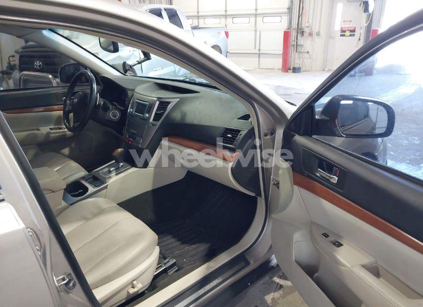 Photo 5 of 2014 Subaru Outback 2.5I LIMITED (VIN 4S4BRBLC0E3276194)