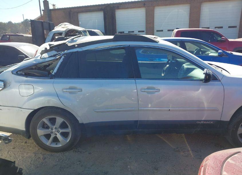 Photo 13 of 2014 Subaru Outback 2.5I LIMITED (VIN 4S4BRBLC0E3308626)