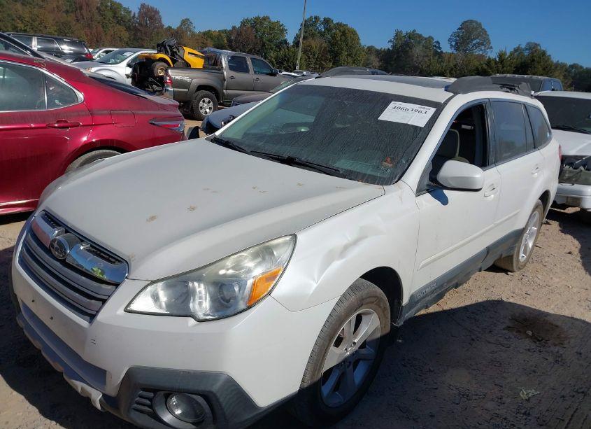 Photo 2 of 2014 Subaru Outback 2.5I LIMITED (VIN 4S4BRBLC0E3308626)