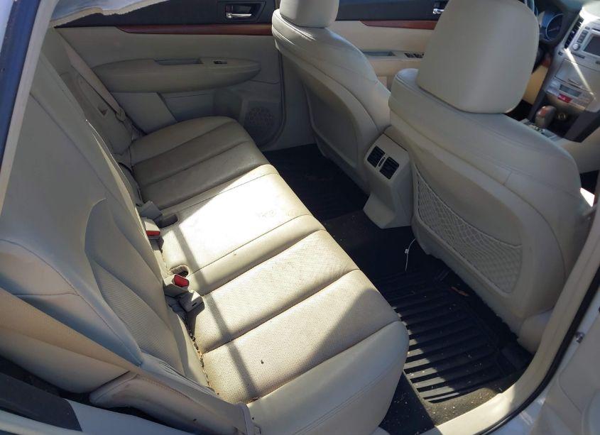 Photo 8 of 2014 Subaru Outback 2.5I LIMITED (VIN 4S4BRBLC0E3308626)