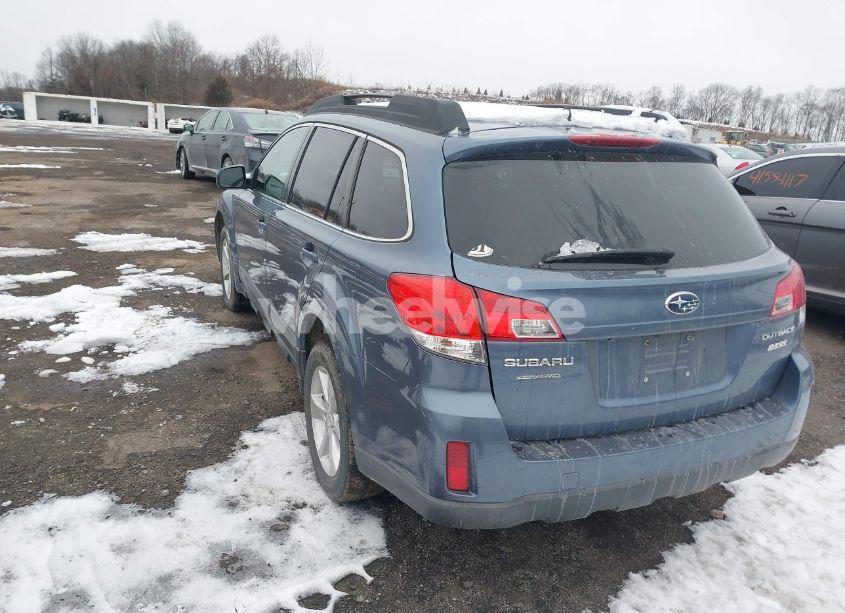 Photo 3 of 2014 Subaru Outback 2.5I LIMITED (VIN 4S4BRBLC1E3233323)