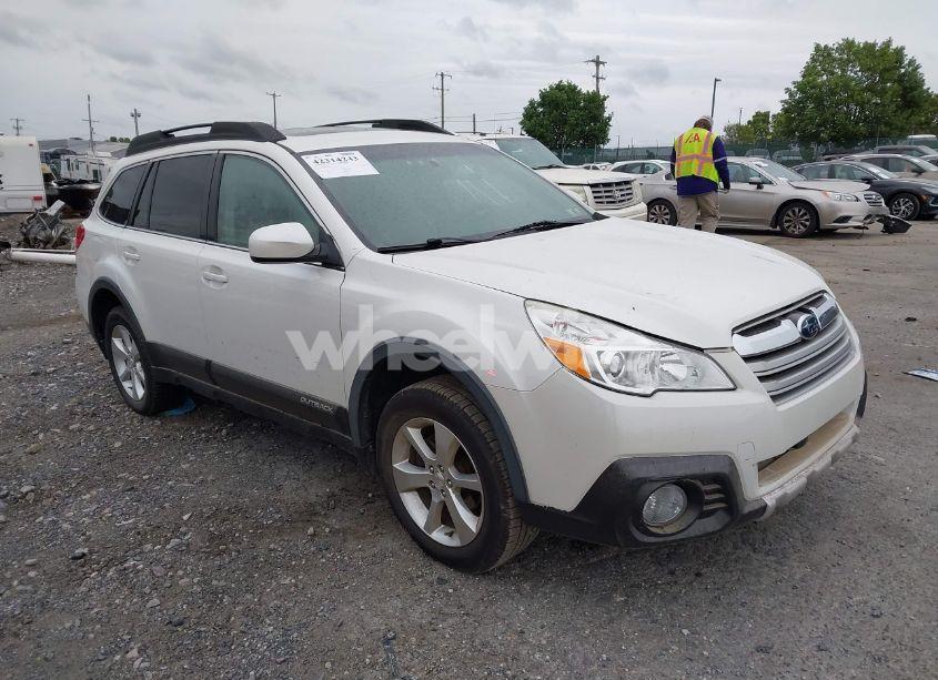 2014 Subaru Outback 2.5I LIMITED (VIN 4S4BRBLC1E3320753) main photo