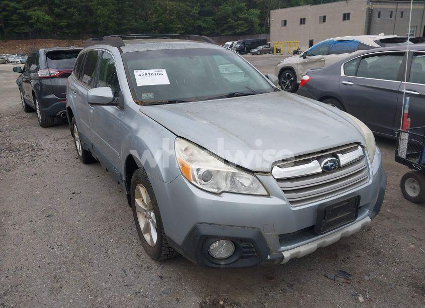 2014 Subaru Outback 2.5I LIMITED (VIN 4S4BRBLC2E3253936) main photo