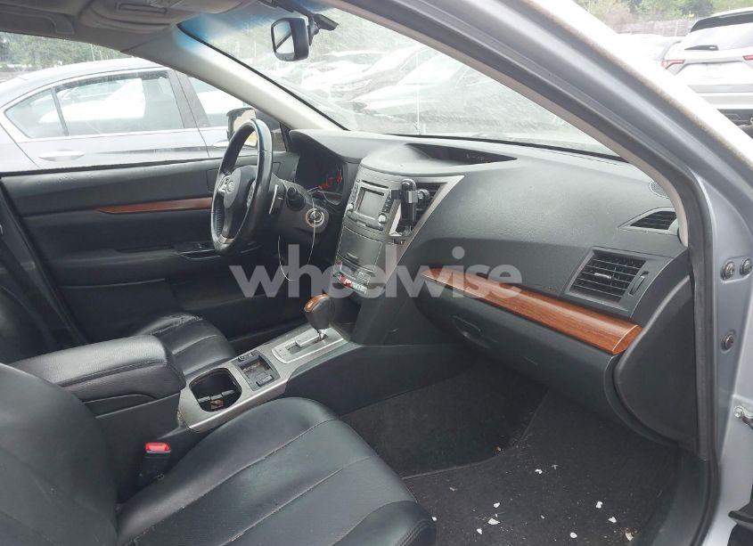 Photo 5 of 2014 Subaru Outback 2.5I LIMITED (VIN 4S4BRBLC2E3253936)