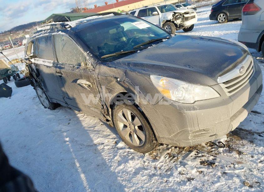 2011 Subaru Outback 2.5I LIMITED (VIN 4S4BRBLC3B3323732) main photo