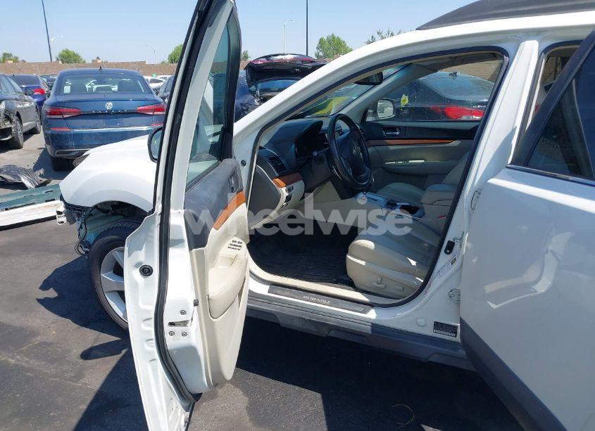 Photo 5 of 2013 Subaru Outback 2.5I LIMITED (VIN 4S4BRBLC3D3237940)