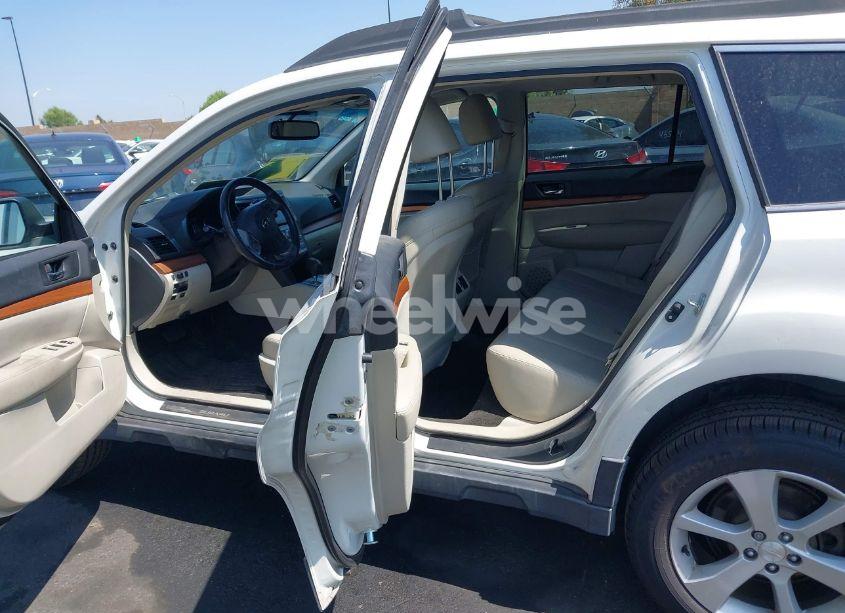 Photo 8 of 2013 Subaru Outback 2.5I LIMITED (VIN 4S4BRBLC3D3237940)