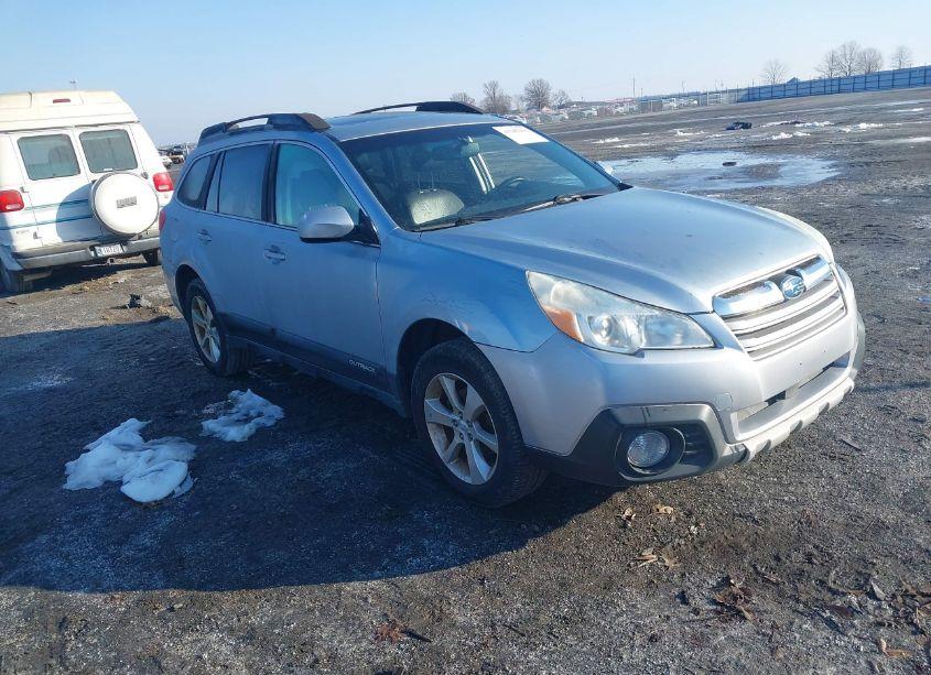 2014 Subaru Outback 2.5I LIMITED (VIN 4S4BRBLC3E3301511) main photo