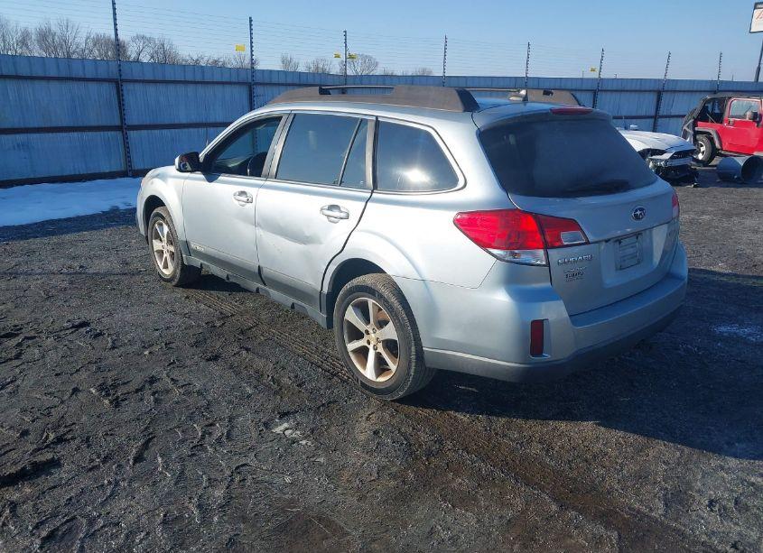 Photo 3 of 2014 Subaru Outback 2.5I LIMITED (VIN 4S4BRBLC3E3301511)