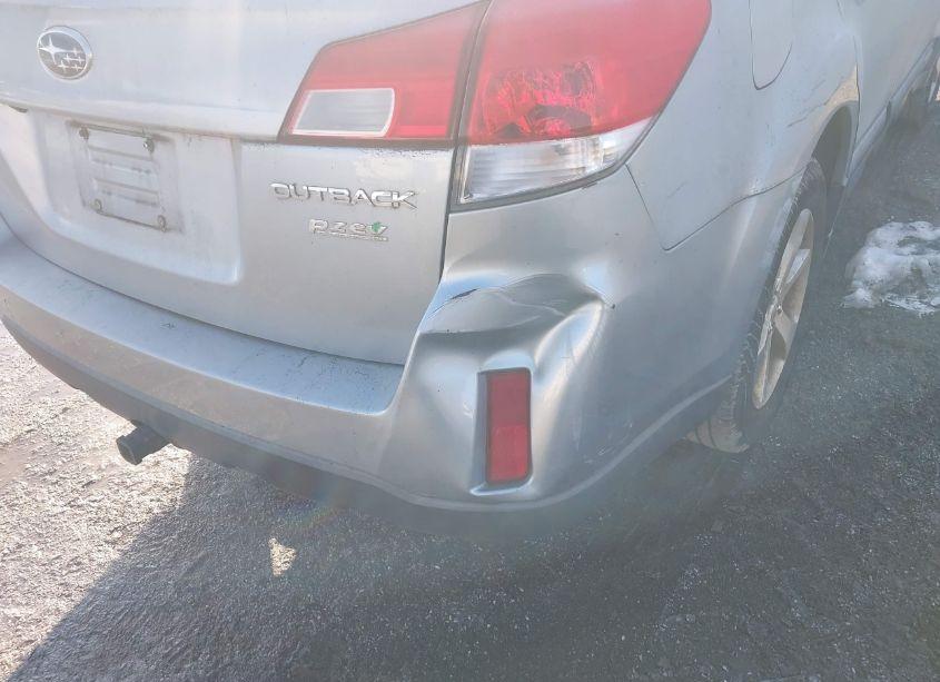 Photo 6 of 2014 Subaru Outback 2.5I LIMITED (VIN 4S4BRBLC3E3301511)