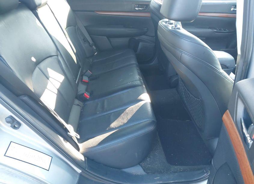 Photo 8 of 2014 Subaru Outback 2.5I LIMITED (VIN 4S4BRBLC3E3301511)