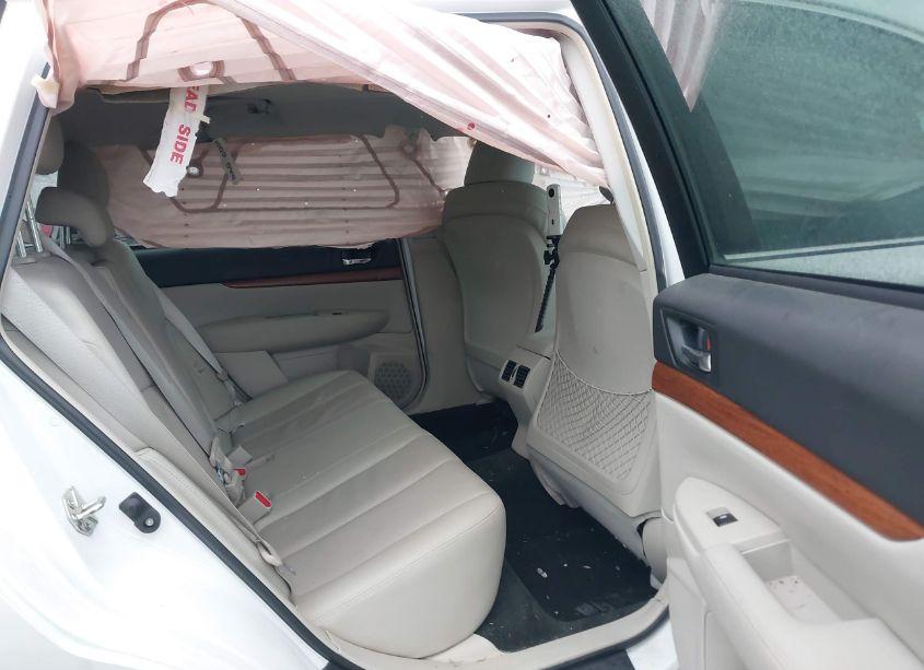 Photo 8 of 2014 Subaru Outback 2.5I LIMITED (VIN 4S4BRBLC3E3317076)