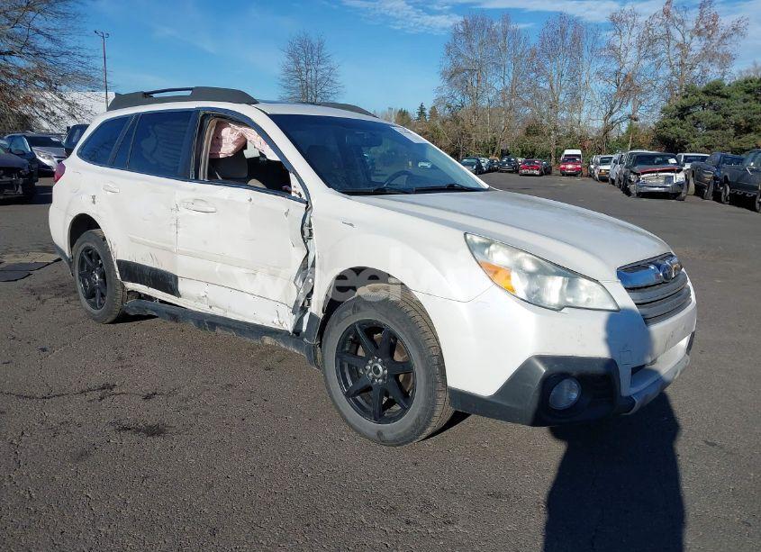 2014 Subaru Outback 2.5I LIMITED (VIN 4S4BRBLC6E3307920) main photo