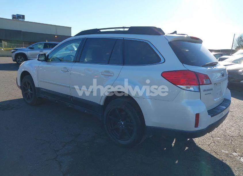 Photo 3 of 2014 Subaru Outback 2.5I LIMITED (VIN 4S4BRBLC6E3307920)