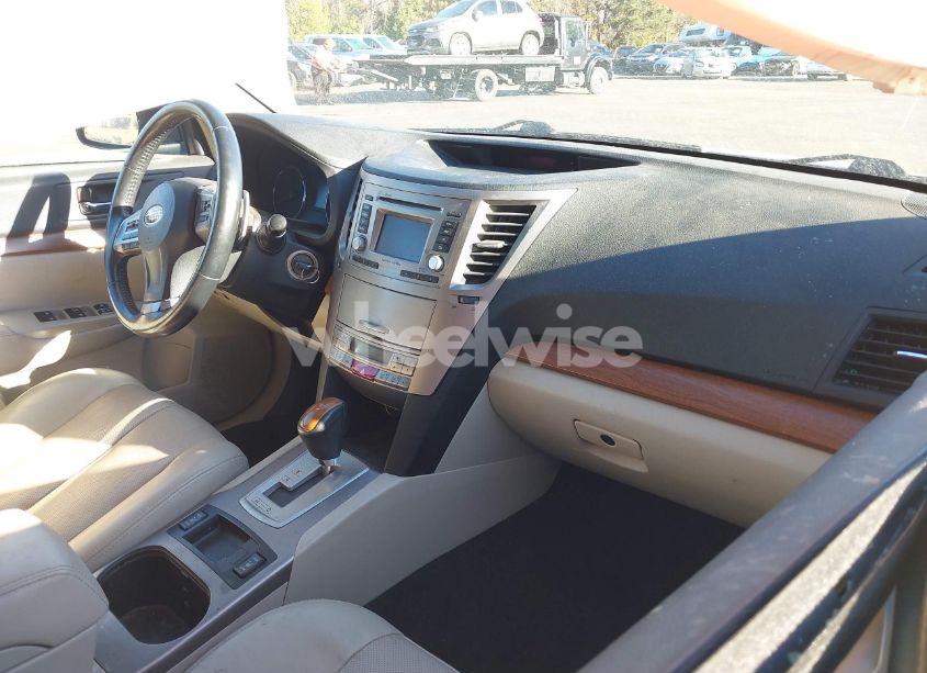 Photo 5 of 2014 Subaru Outback 2.5I LIMITED (VIN 4S4BRBLC6E3307920)