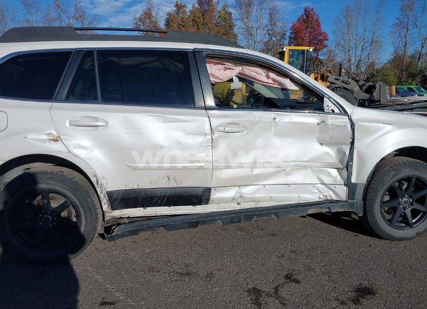 Photo 6 of 2014 Subaru Outback 2.5I LIMITED (VIN 4S4BRBLC6E3307920)