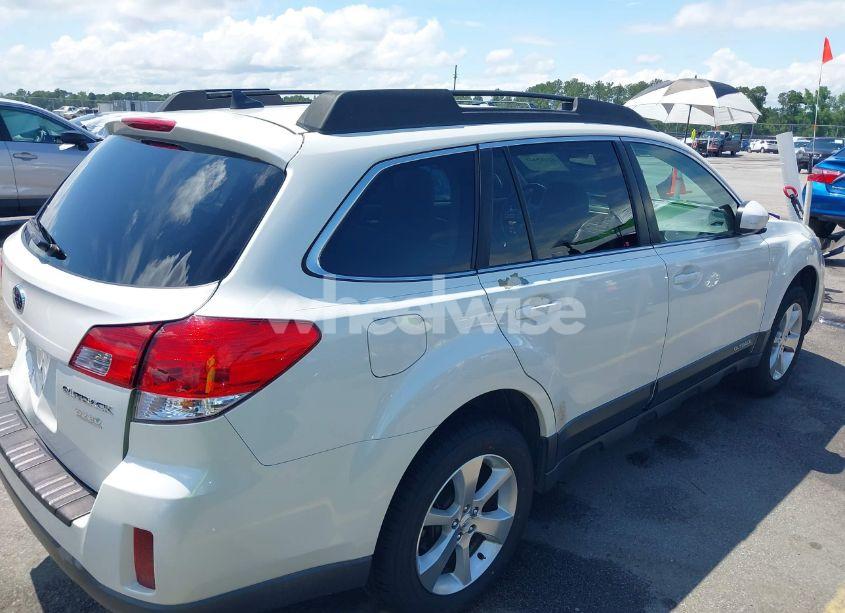 Photo 4 of 2014 Subaru Outback 2.5I LIMITED (VIN 4S4BRBLC7E3248103)