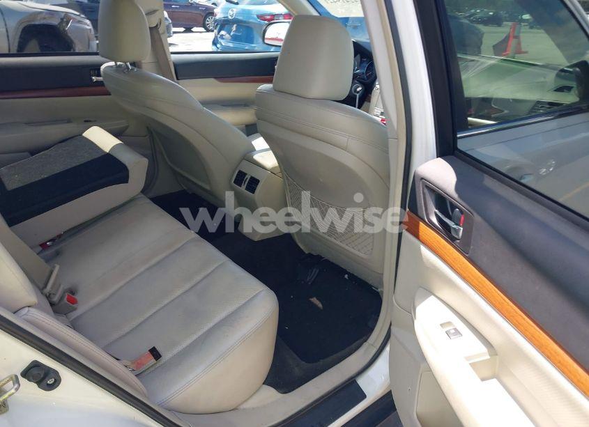 Photo 8 of 2014 Subaru Outback 2.5I LIMITED (VIN 4S4BRBLC7E3248103)