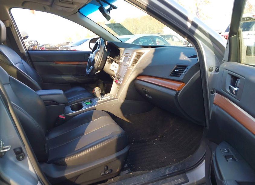 Photo 5 of 2014 Subaru Outback 2.5I LIMITED (VIN 4S4BRBLC7E3254287)