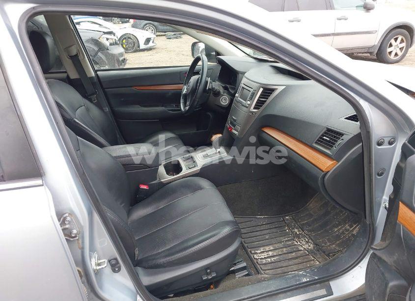 Photo 5 of 2014 Subaru Outback 2.5I LIMITED (VIN 4S4BRBLC7E3259912)