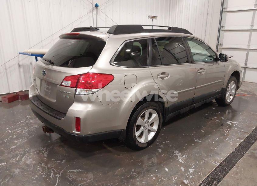 Photo 4 of 2014 Subaru Outback 2.5I LIMITED (VIN 4S4BRBLC7E3279206)