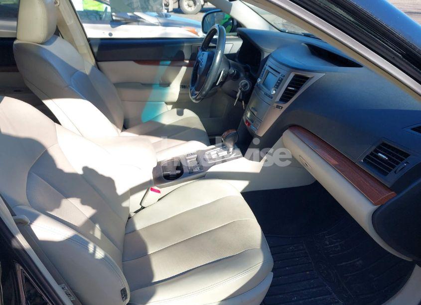 Photo 5 of 2014 Subaru Outback 2.5I LIMITED (VIN 4S4BRBLC8E3216003)