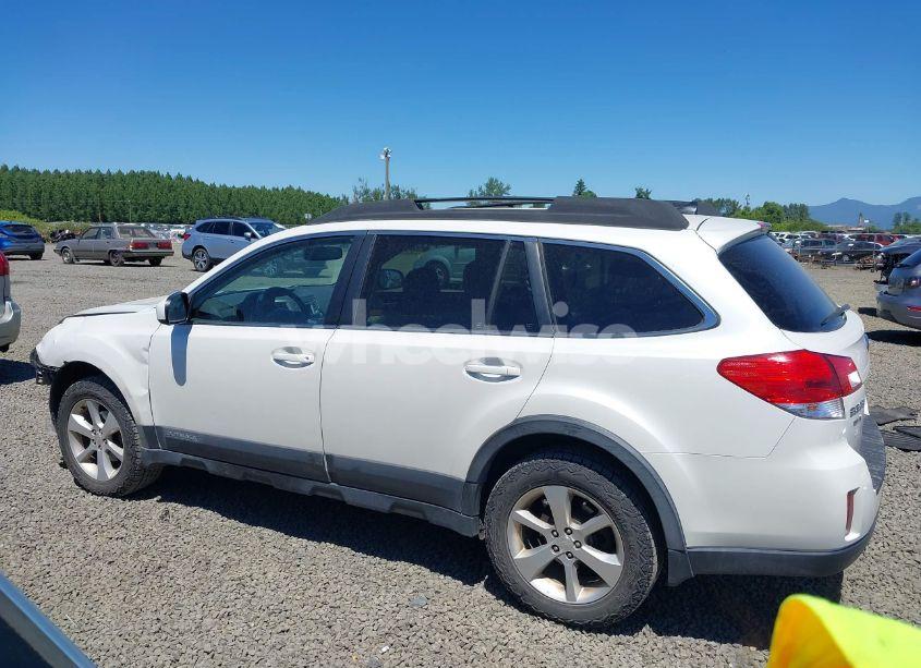 Photo 15 of 2014 Subaru Outback 2.5I LIMITED (VIN 4S4BRBLC8E3292014)