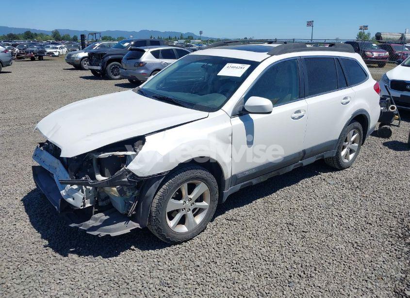 Photo 2 of 2014 Subaru Outback 2.5I LIMITED (VIN 4S4BRBLC8E3292014)