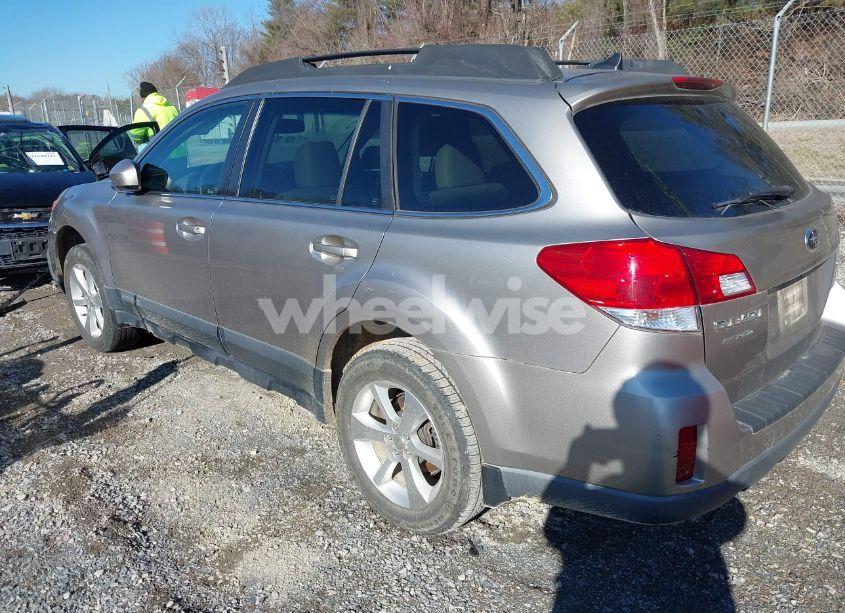 Photo 3 of 2014 Subaru Outback 2.5I LIMITED (VIN 4S4BRBLC8E3314268)