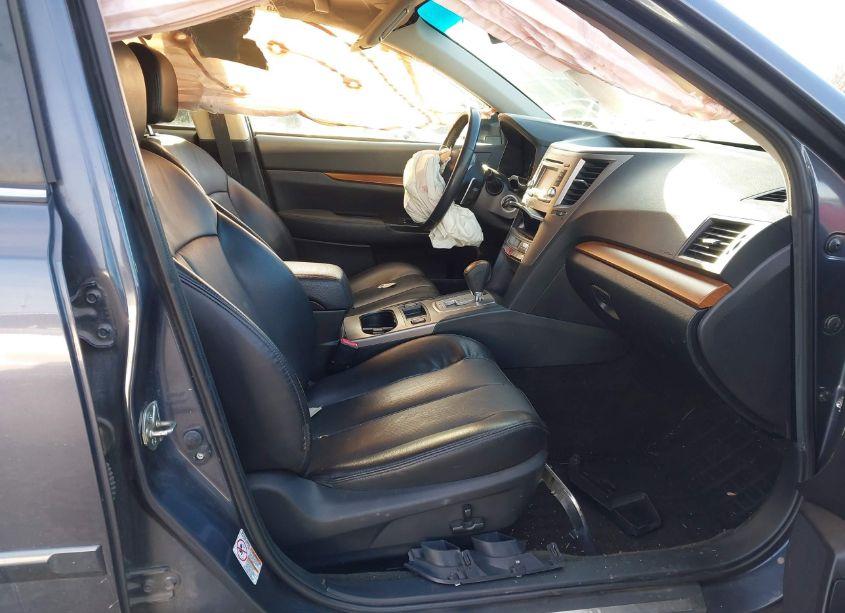 Photo 5 of 2014 Subaru Outback 2.5I LIMITED (VIN 4S4BRBLC8E3321365)