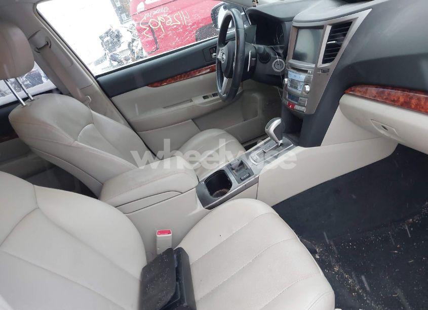 Photo 5 of 2011 Subaru Outback 2.5I LIMITED (VIN 4S4BRBLC9B3400538)