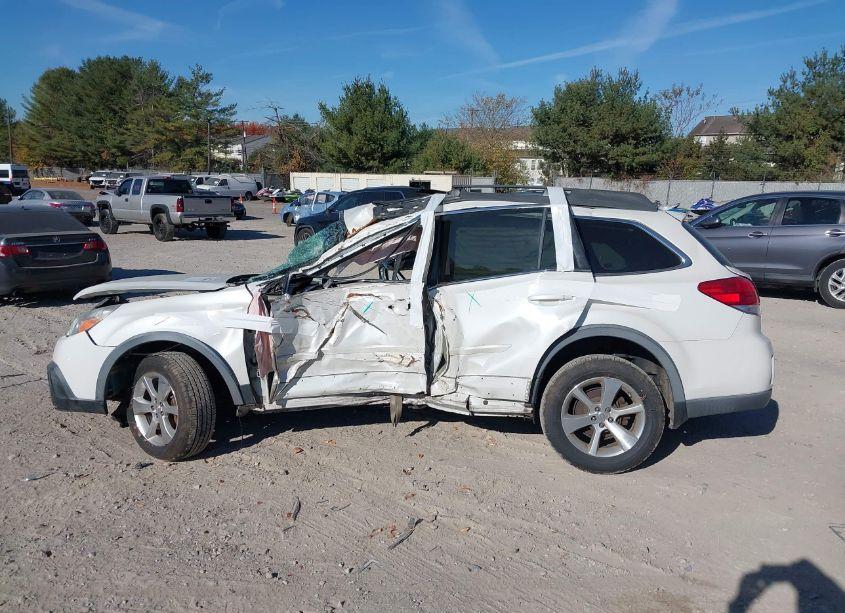 Photo 13 of 2014 Subaru Outback 2.5I LIMITED (VIN 4S4BRBLC9E3309984)