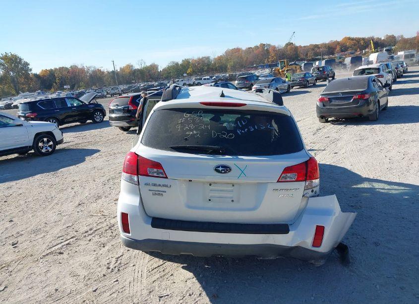 Photo 15 of 2014 Subaru Outback 2.5I LIMITED (VIN 4S4BRBLC9E3309984)