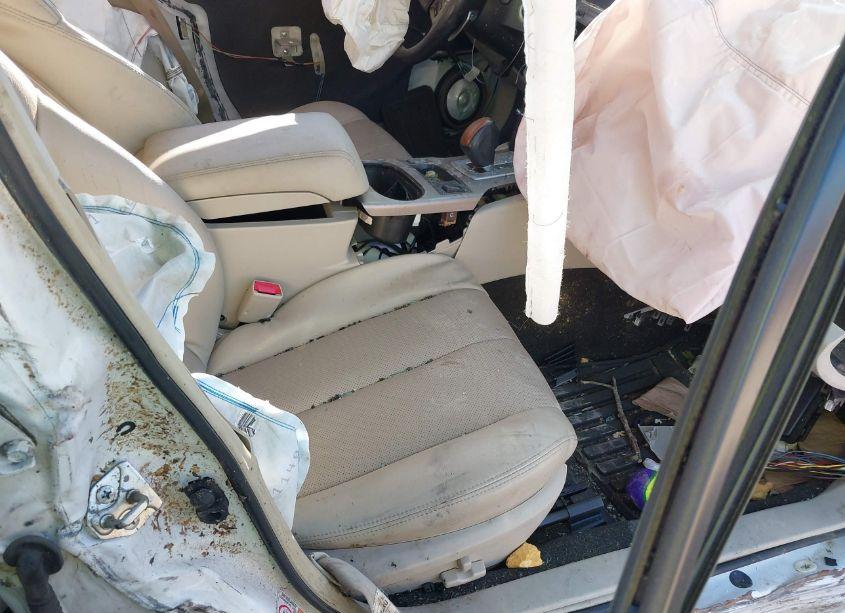 Photo 5 of 2014 Subaru Outback 2.5I LIMITED (VIN 4S4BRBLC9E3309984)