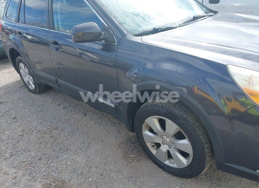 Photo 6 of 2011 Subaru Outback 2.5I LIMITED (VIN 4S4BRBLCXB3399500)